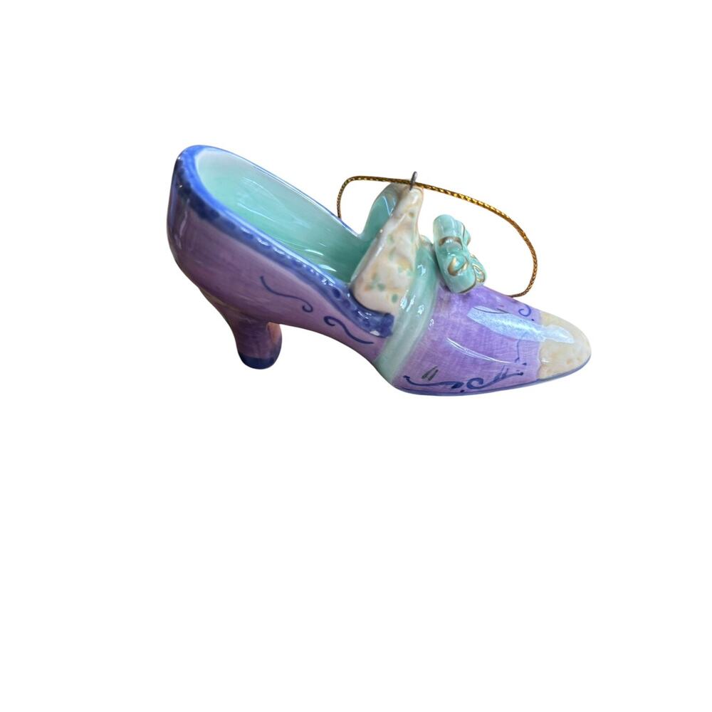 Lena Lius Fancy Shoe Bradford Editions‎ 2001 Porcelain Ribboned Cameo Ornament